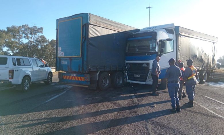 Alcohol Truck Jackknife Causes R21 Traffic Delays