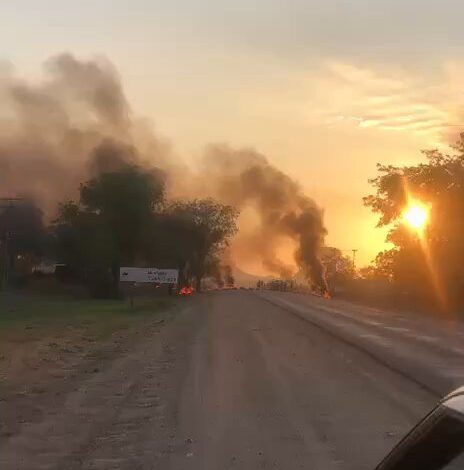 Phalabora road chaos as protesters block R40-R71 with burning tyres before midday