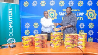 Heartwarming handout as SAPS and Old Mutual gift over 100 school shoes to Limpopo learners