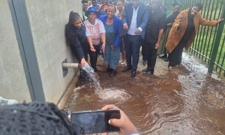 Limpopo premier leads Hinwa Mati Friday to improve water services in Avon Marobjane