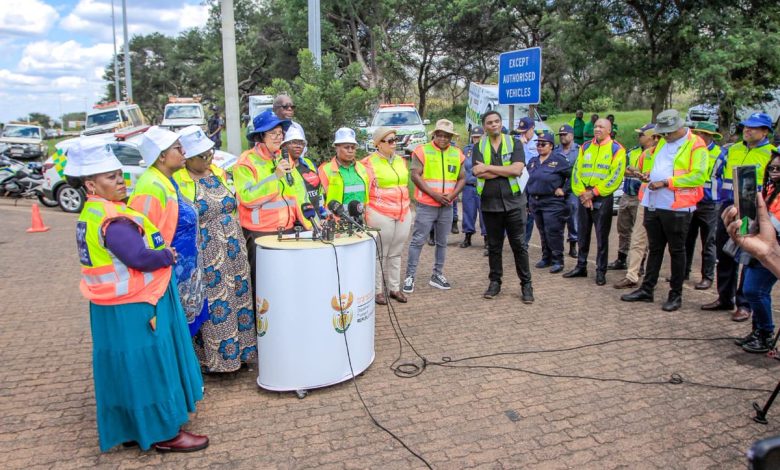 Easter Road-Safety Blitz: Minister Creecy Leads SAPS at N1 Toll Plaza to Tackle Easter Travel Chaos