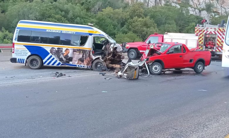 Head-on crash shuts the R37 near Ga-Chuene; motorists told to plan trips